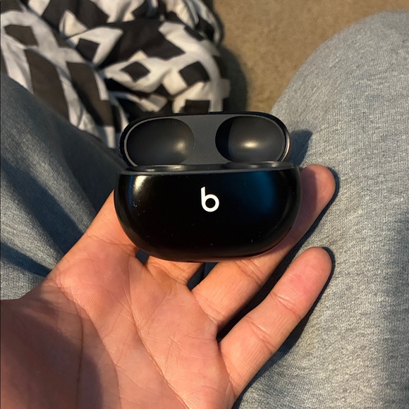 Beats by Dre Other - Beats Black Wireless Earbuds CASE ONLY
